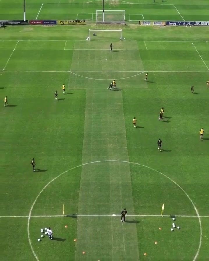 星空官网-连过三人轻松破门！内马尔训练中攻入精彩进球，社媒晒视频