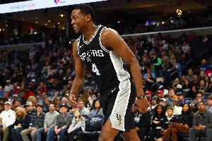 星空体育官网入口-4年2.29亿顶薪！Lowe：喜欢福克斯和马刺的提前续约 他会强势反弹