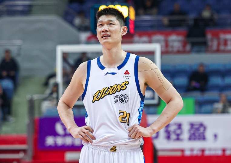星空官网-广厦末节轰35-15逆转横扫宁波 胡金秋28+8塔克29+6+10